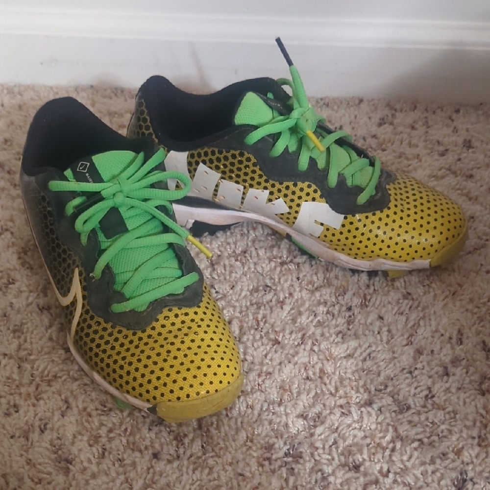 Nike Yellow and Green Baseball Cleats Size 5.5 Youth